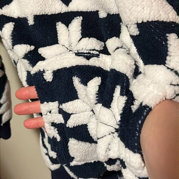 Vera Bradley Black & White Hooded Fleece Snowflake Jacket-NWT - Picture 6 of 13